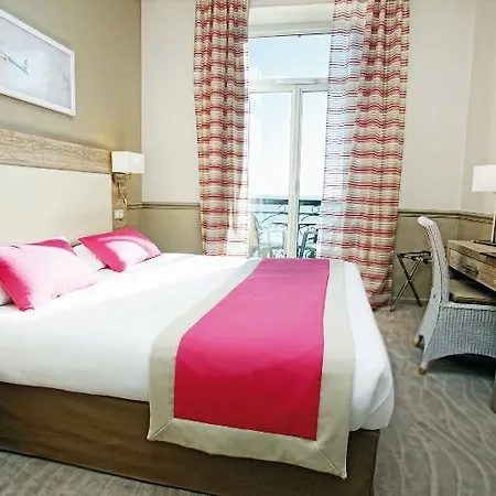 Bleues Royal Westminster Otel 3*