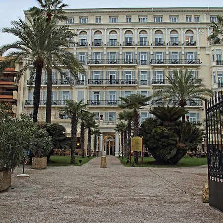 Bleues Royal Westminster Otel